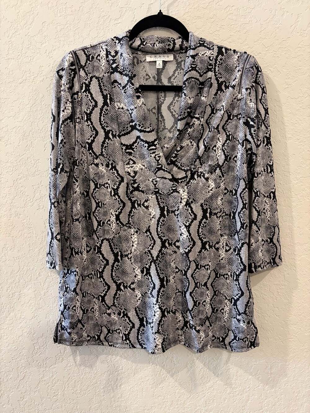 Chaus New York Women's Snakeskin Print V-Neck Long Sleeve Blouse